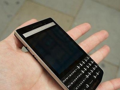 黑莓P9983（黑莓P9983的功能、性能和设计优势）