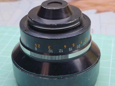 佳能35镜头的优势与特点（探寻佳能35镜头在摄影领域的表现与应用）