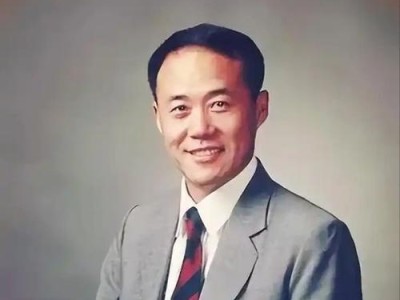 王石出局引发楼市震荡，房地产行业前景堪忧（调控政策的变化与经济的波动，引发市场关注）