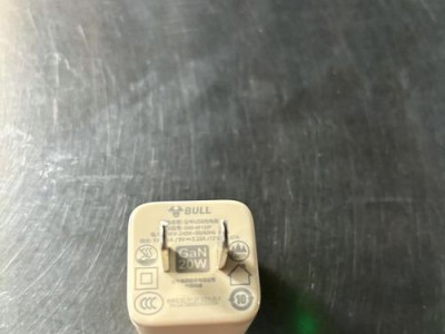 手机充电器自制——解放你的电量焦虑（简单实用的自制手机充电器教程，享受自由充电的乐趣）